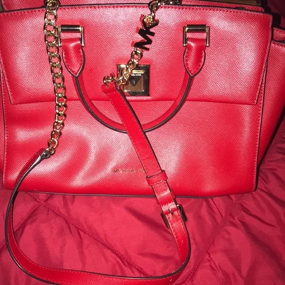 SOLD‼️AUTHENTIC MICHAEL KORS HANDBAG (USED ONCE) GORGEOUS RED COLOR SEEALL LPICS - Picture 9 of 13